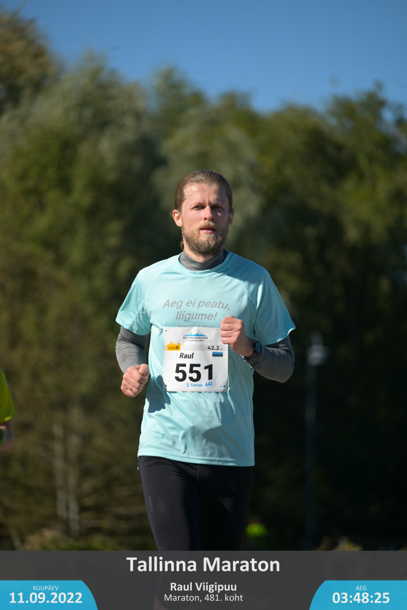 Raul jookseb Tallinna Maratonil 2022